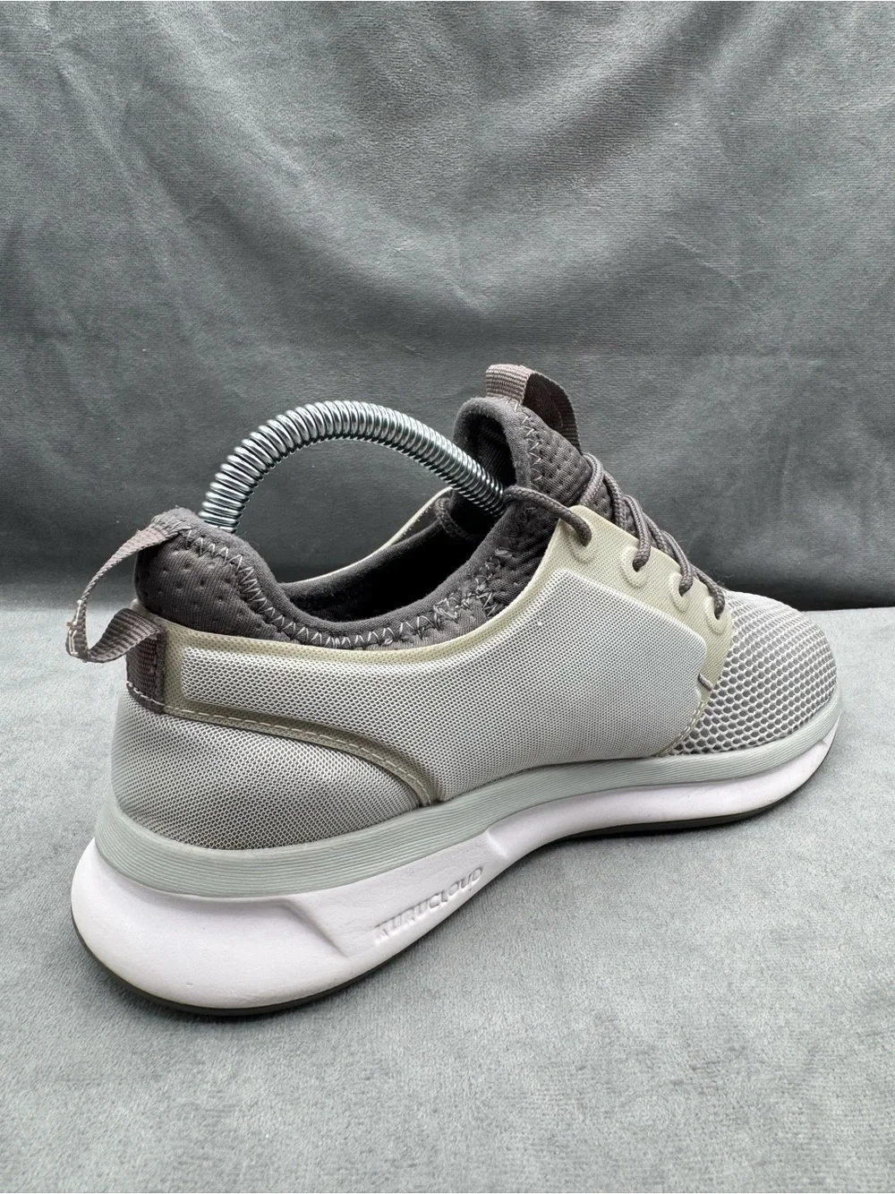 KURU Atom Sneakers Women’s Size 8 Cloud Gray White Iron Gray Walking Comfort